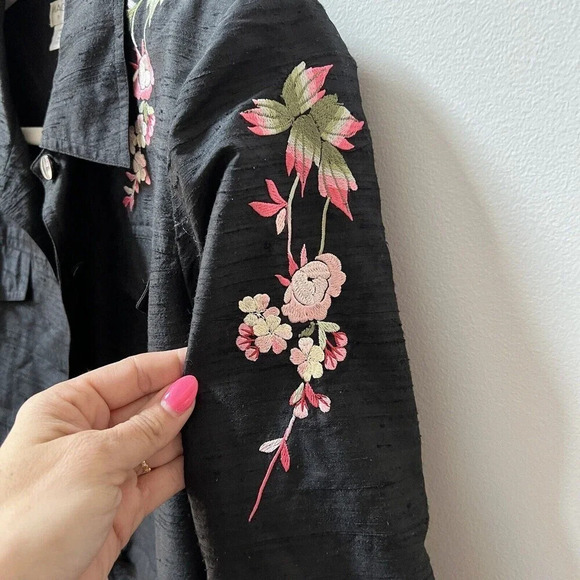 Vtg Y2K Maggy London Black 100% Silk Floral Embroidered Button Jacket Sz 10 Pet - Picture 4 of 11